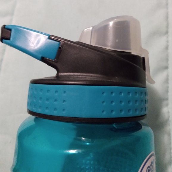 Blue chug it cool gear water bottle with lid - Picture 4 of 8